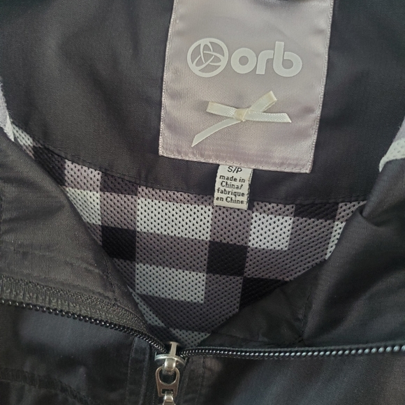 Lightweight jacket - Picture 2 of 7